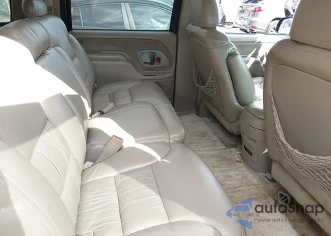 1996 GMC Suburban K2500 z USA, uszkodzony, nr VIN 3GKGK26J2TG516059